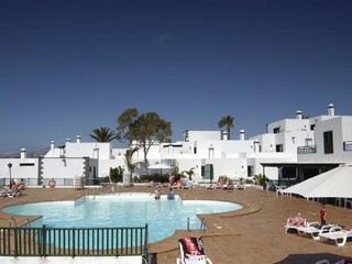 Los Pueblos Apartments